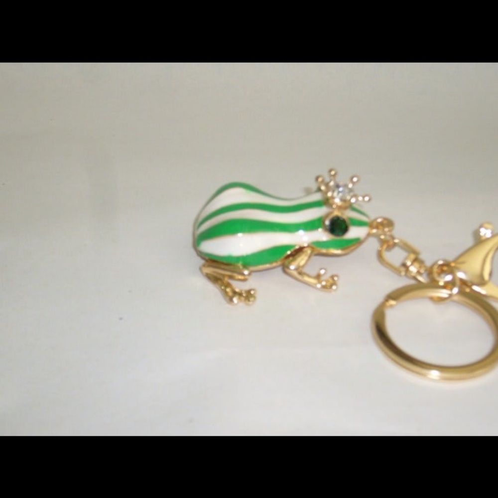 ♥️- Green & White Frog Prince Purse Charm - Picture 4 of 7